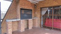 Patio - 24 square meters of property in Glenvista