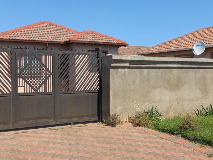 2 Bedroom House for Sale For Sale in Germiston - MR656008