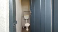 Staff Bathroom - 2 square meters of property in Florida Park