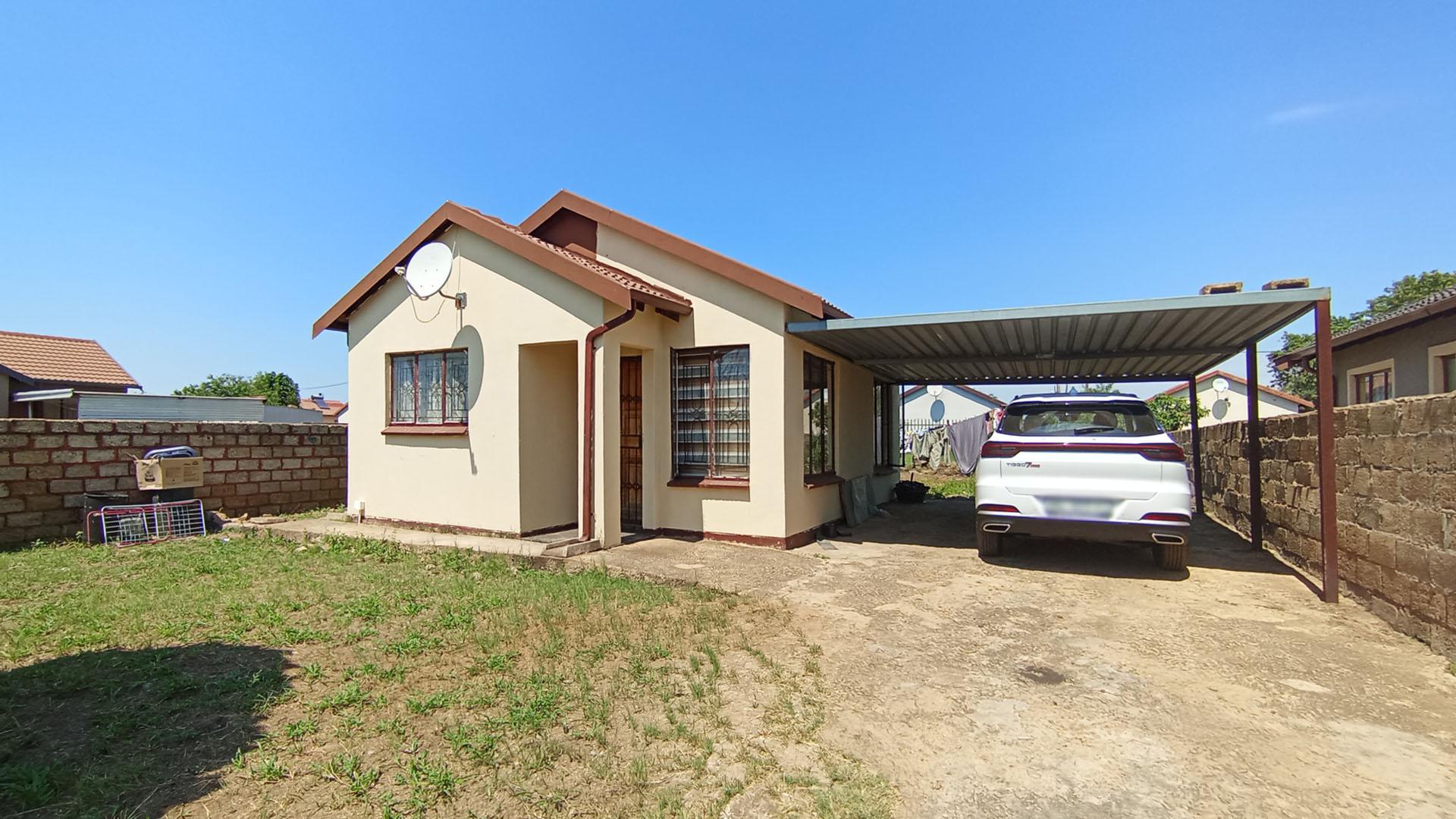 Front View of property in Soshanguve