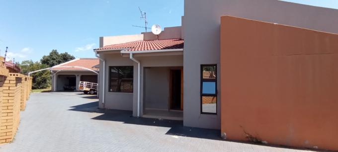 10 Bedroom House for Sale For Sale in Carletonville - MR656087