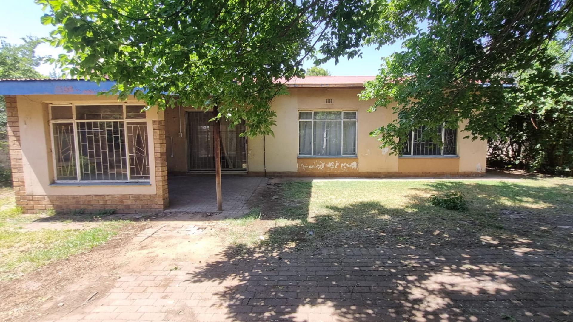 Front View of property in Delmas