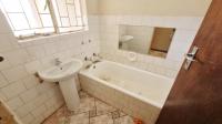 Bathroom 1 of property in Delmas