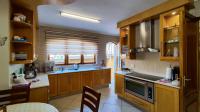 Kitchen - 17 square meters of property in Bedfordview