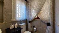 Bathroom 1 - 5 square meters of property in Bedfordview