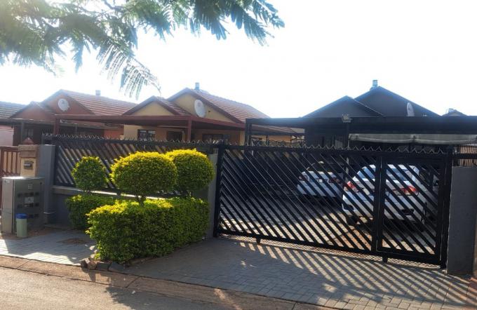 2 Bedroom House for Sale For Sale in Soshanguve - MR656123