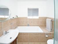 Bathroom 1 - 7 square meters of property in Rynfield