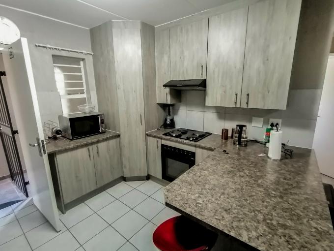 2 Bedroom Apartment for Sale For Sale in Wilgeheuwel  - MR656330