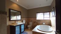 Bathroom 1 - 11 square meters of property in Sandhurst