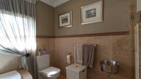 Main Bathroom - 10 square meters of property in Sandhurst