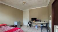 Staff Room - 18 square meters of property in Sandhurst