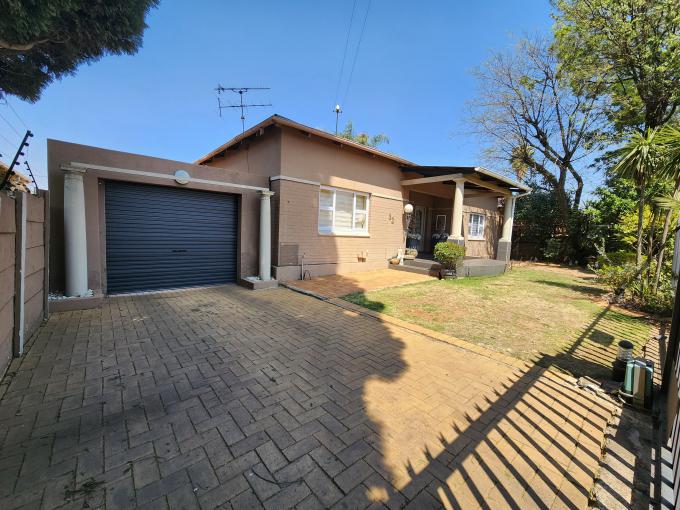 4 Bedroom House for Sale For Sale in Malvern - JHB - MR656506