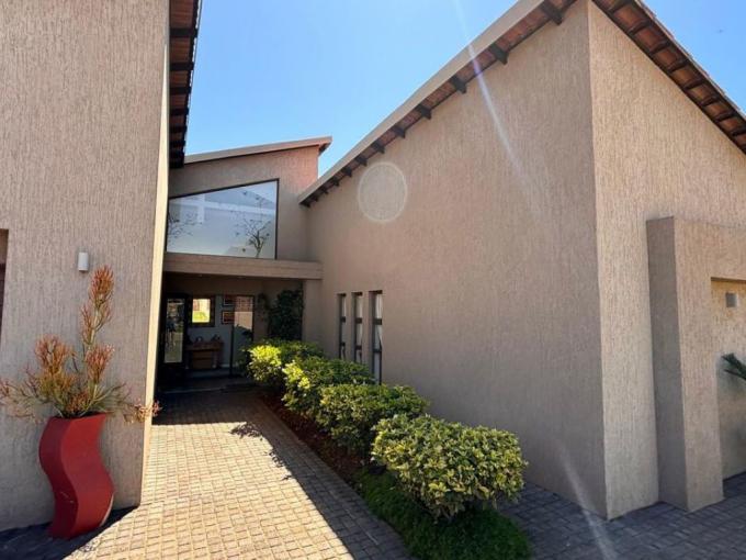 4 Bedroom House for Sale For Sale in Vanderbijlpark - MR656552