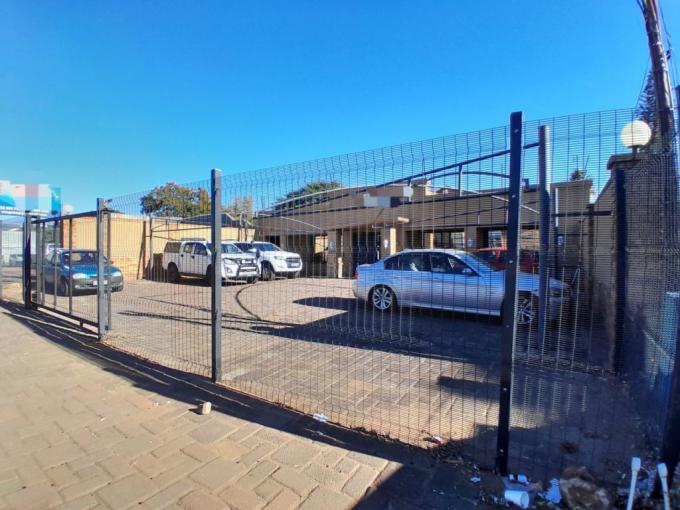 Commercial to Rent in Rustenburg - Property to rent - MR656576