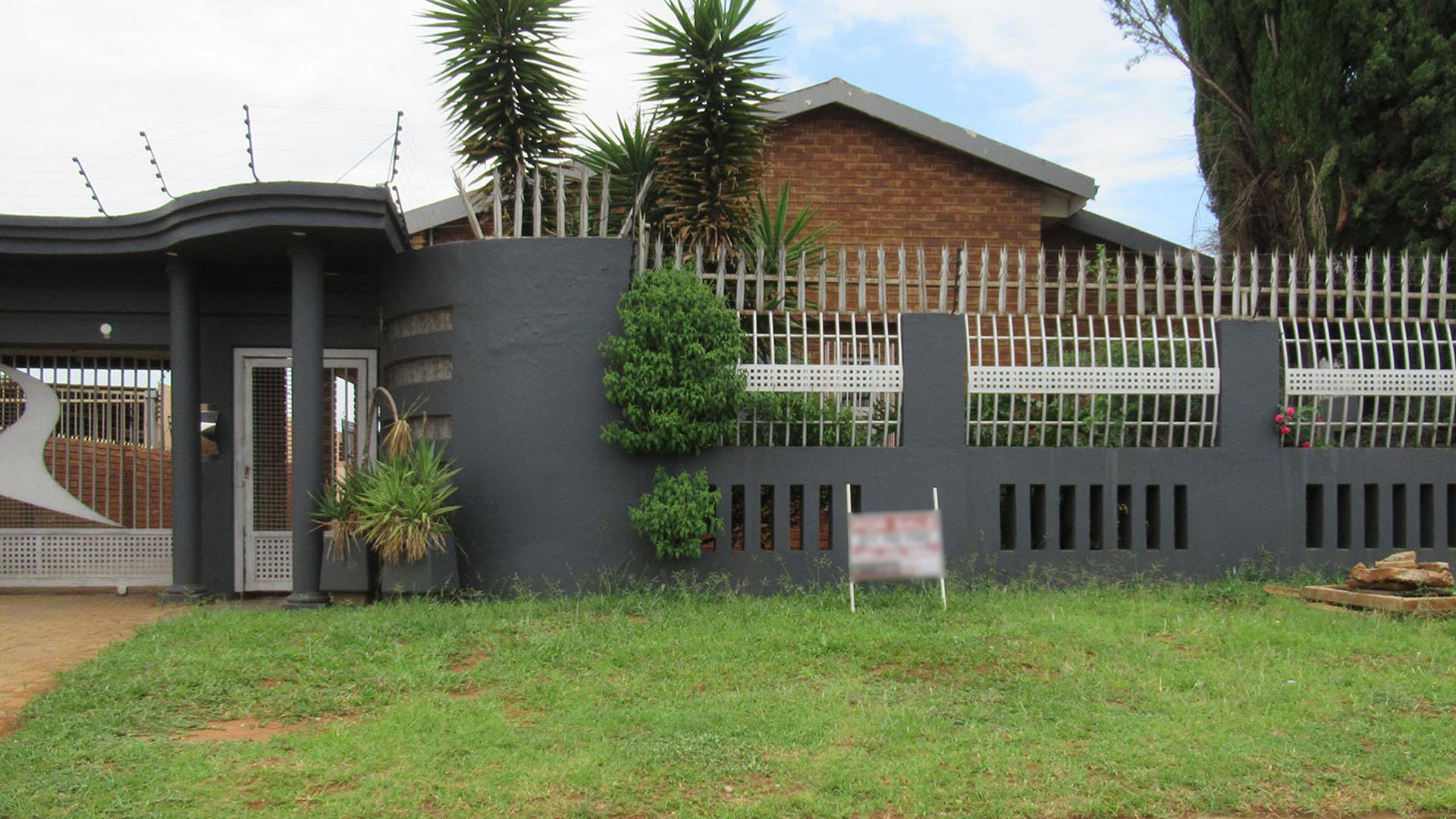 Front View of property in Lenasia