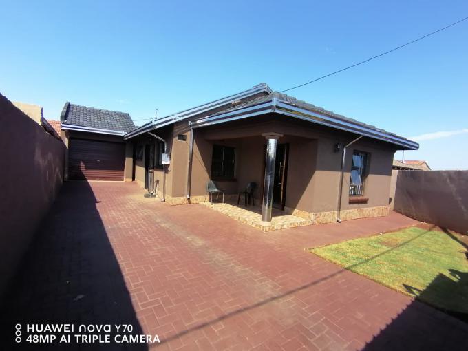 2 Bedroom House for Sale For Sale in Protea South - MR656649