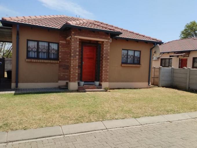 2 Bedroom House for Sale For Sale in Waterval East - MR656785