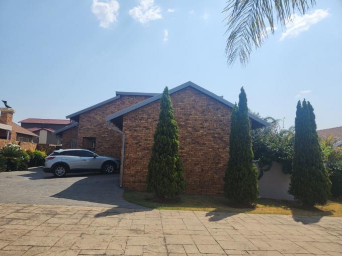 3 Bedroom House to Rent in The Reeds - Property to rent - MR656822