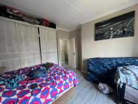 Bed Room 2 - 14 square meters of property in Broadacres