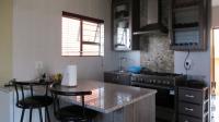 Kitchen - 15 square meters of property in South Crest