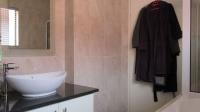 Main Bathroom - 7 square meters of property in South Crest