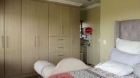 Main Bedroom - 22 square meters of property in South Crest