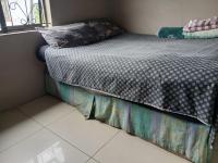 Bed Room 2 - 10 square meters of property in Pinetown 