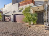 3 Bedroom 2 Bathroom Simplex to Rent for sale in Illovo