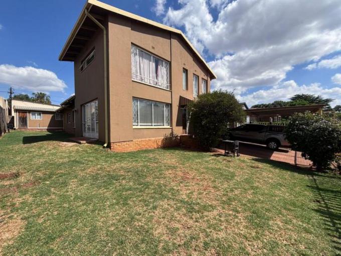 5 Bedroom House for Sale For Sale in Sophiatown - MR656919