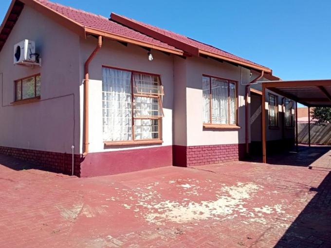 3 Bedroom House for Sale For Sale in Tlhabane West - MR656970