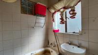 Bathroom 1 - 5 square meters of property in Dalview