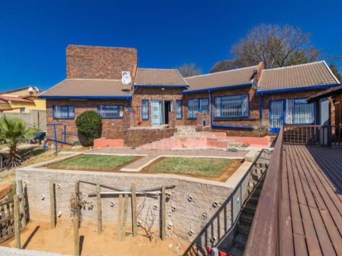 9 Bedroom House for Sale For Sale in Naturena - MR657000