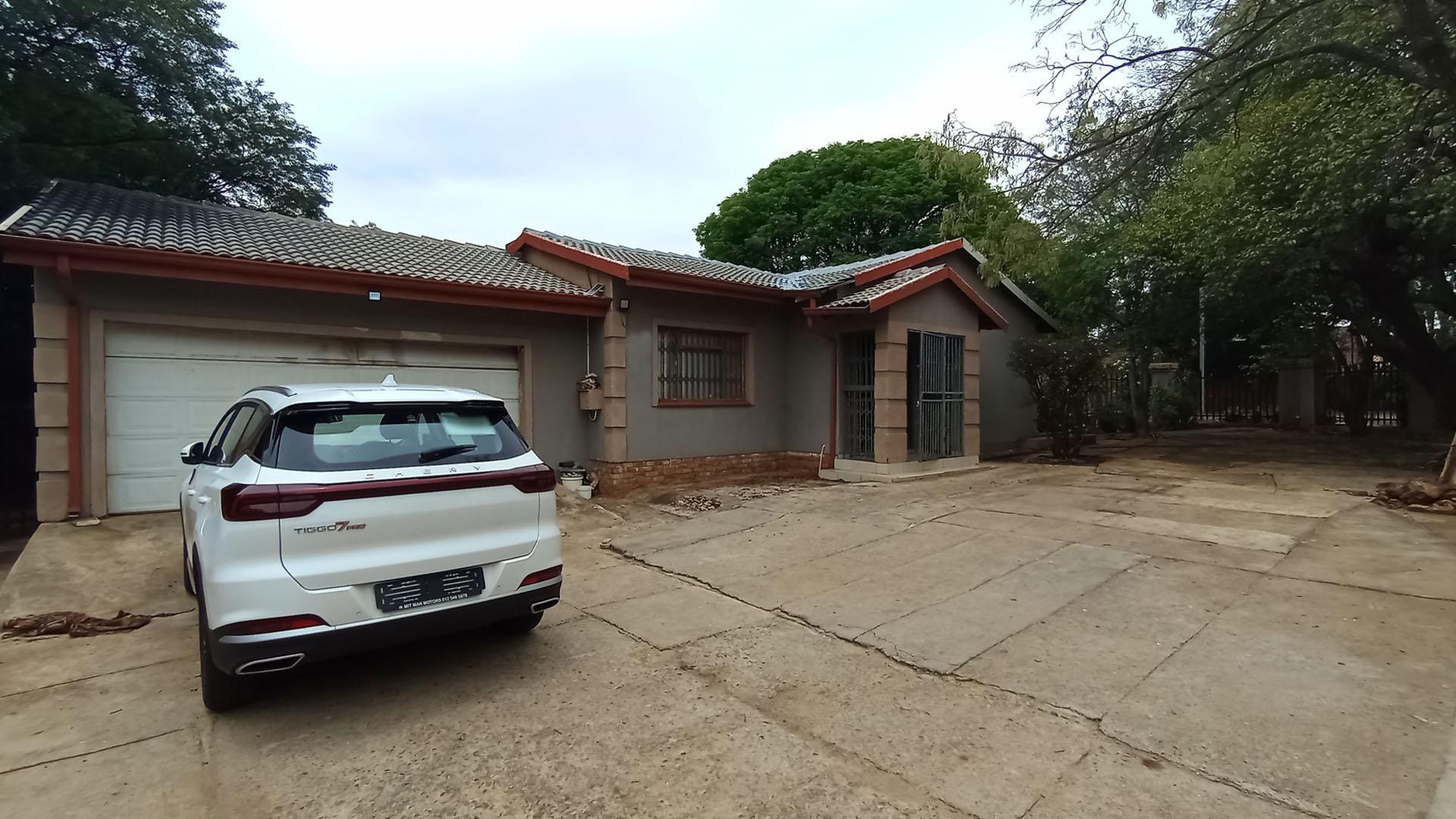 Front View of property in Lyttelton Manor