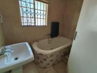 Bathroom 1 - 7 square meters of property in Lyttelton Manor