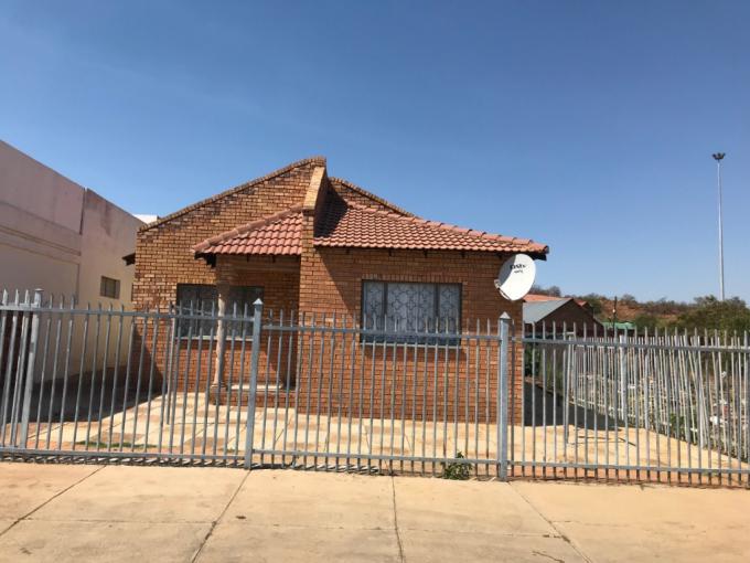 3 Bedroom Apartment to Rent in Soshanguve - Property to rent - MR657221