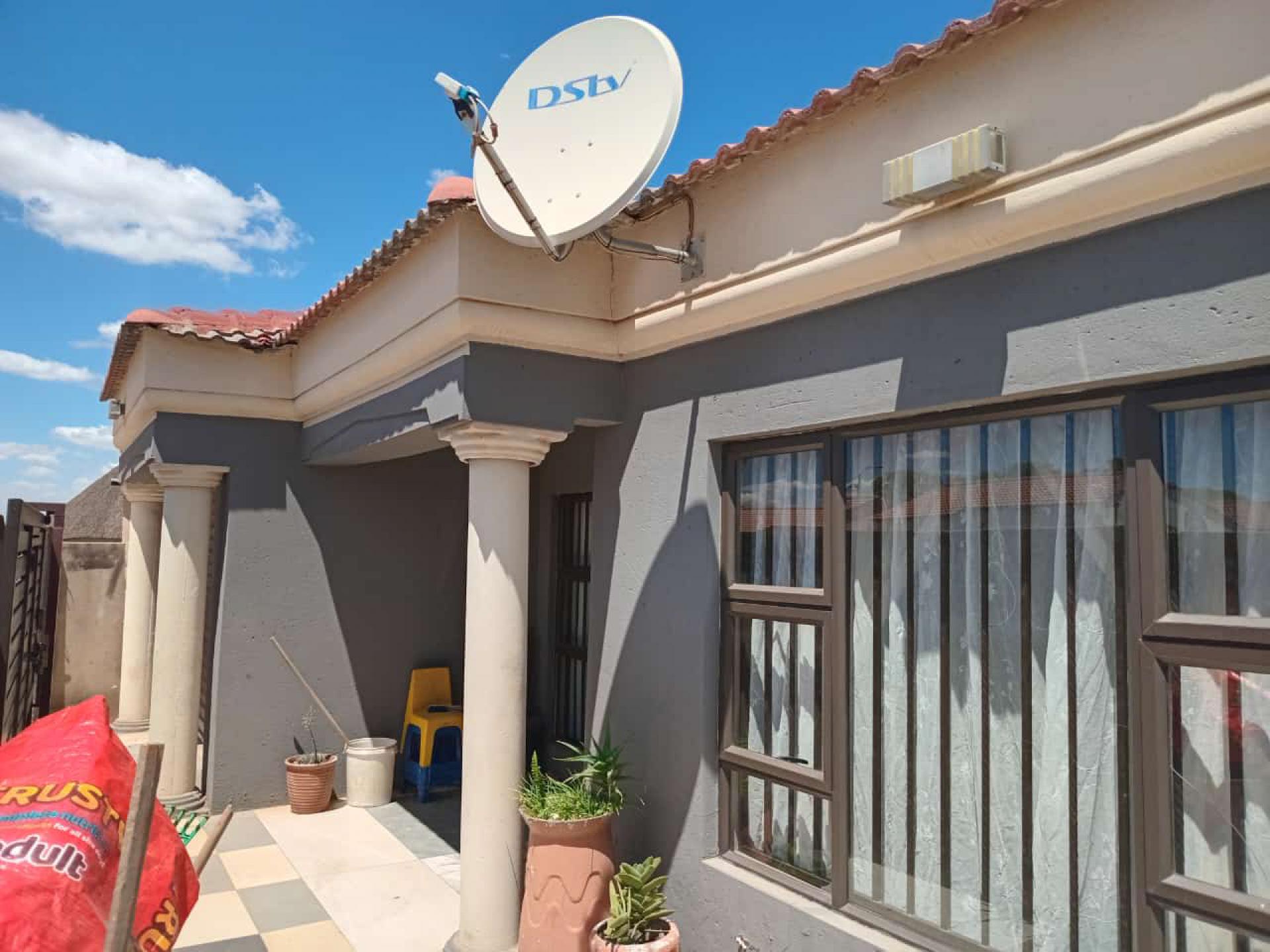  of property in Daveyton