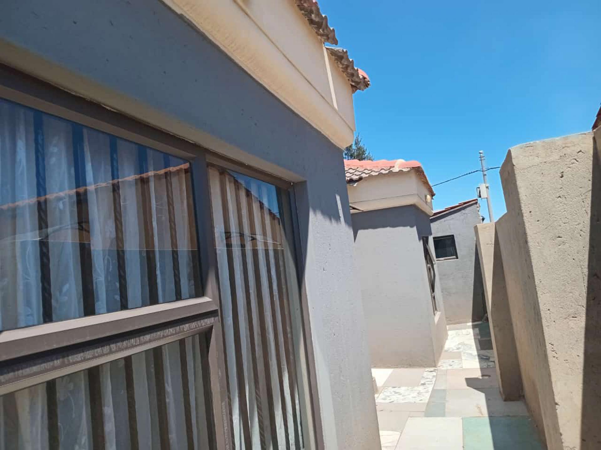  of property in Daveyton