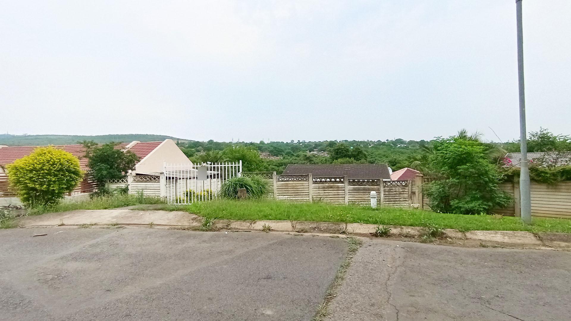 Front View of property in Bisley