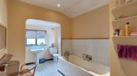 Main Bathroom - 14 square meters of property in Glenmore