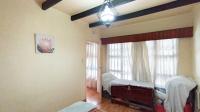 Bed Room 1 - 15 square meters of property in Glenmore