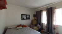 Bed Room 2 - 11 square meters of property in Corlett Gardens