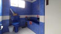 Bathroom 1 - 8 square meters of property in Corlett Gardens