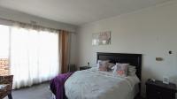 Main Bedroom - 24 square meters of property in Corlett Gardens