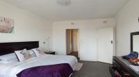 Main Bedroom - 24 square meters of property in Corlett Gardens