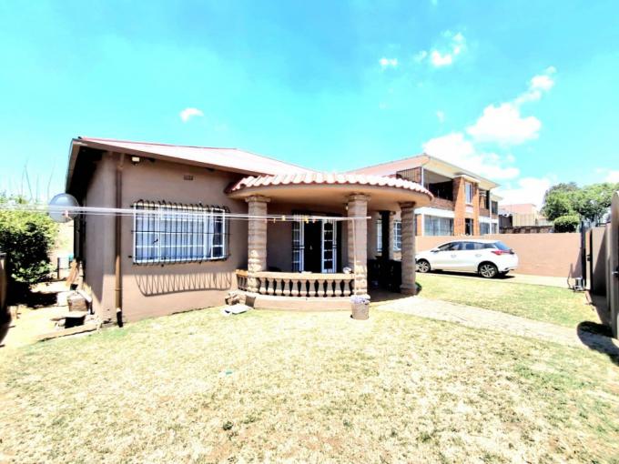 3 Bedroom House for Sale For Sale in Rosettenville - MR657416