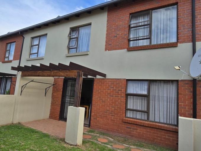 3 Bedroom Simplex for Sale For Sale in Centurion Central - MR657439