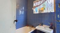 Bathroom 1 - 6 square meters of property in Montford