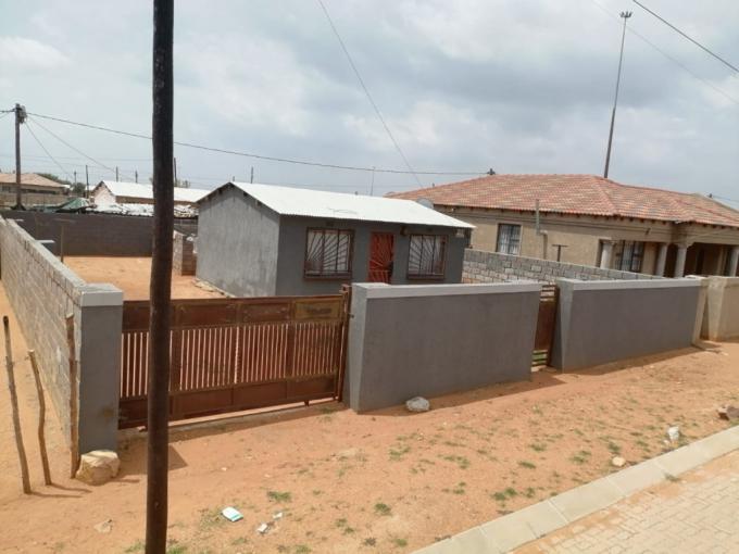 2 Bedroom House for Sale For Sale in Ratanda-JHB - MR657640