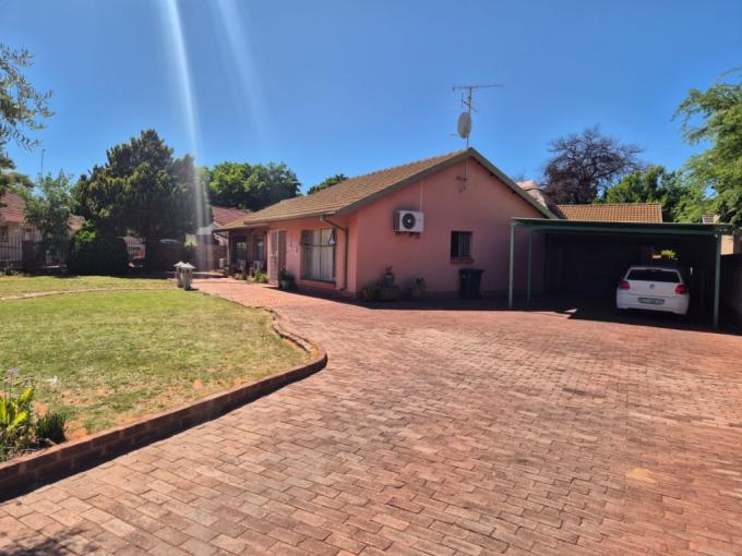 4 Bedroom House for Sale For Sale in Kathu - MR657656