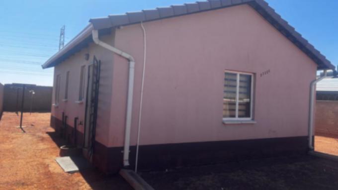 SA Home Loans Sale in Execution 2 Bedroom House for Sale in Protea Glen - MR657712